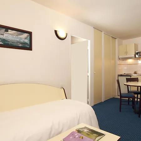 Апарт-отель Appart'city Paris Alfortville