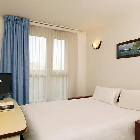 Апарт-отель Appart'city Paris Alfortville 2*