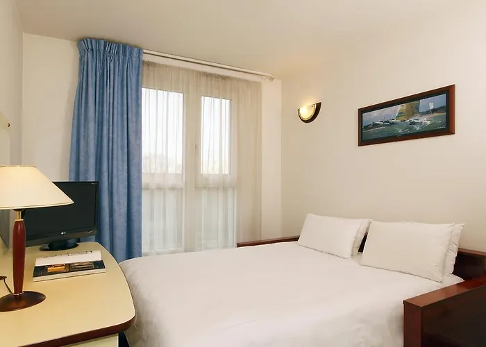 Апарт-отель Appart'city Paris Alfortville 2*